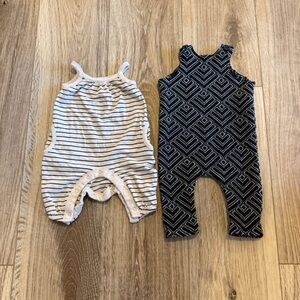 Baby rompers old navy and vintage newborn and 0-3 cream black striped geometric